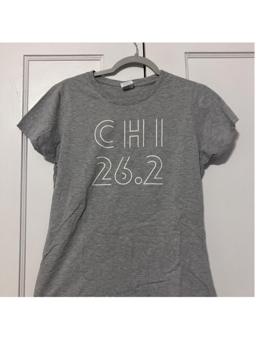 Chicago Marathon "CHI 26.2" Gray Running Finisher T-Shirt Size (Medium)